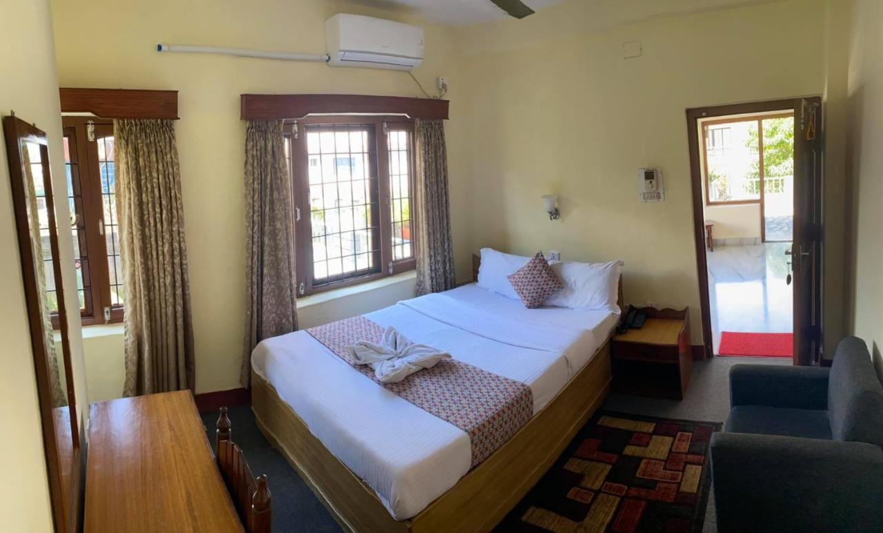 Hotel Blue Magnet Pokhara Exterior photo